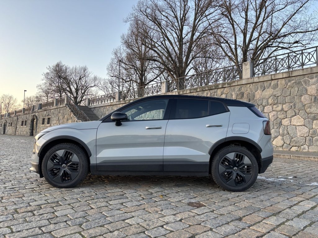 Volvo EX30 CrossCountry: foto Žena v autě.cz