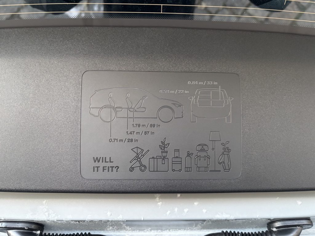 Volvo EX30 CrossCountry: foto Žena v autě.cz