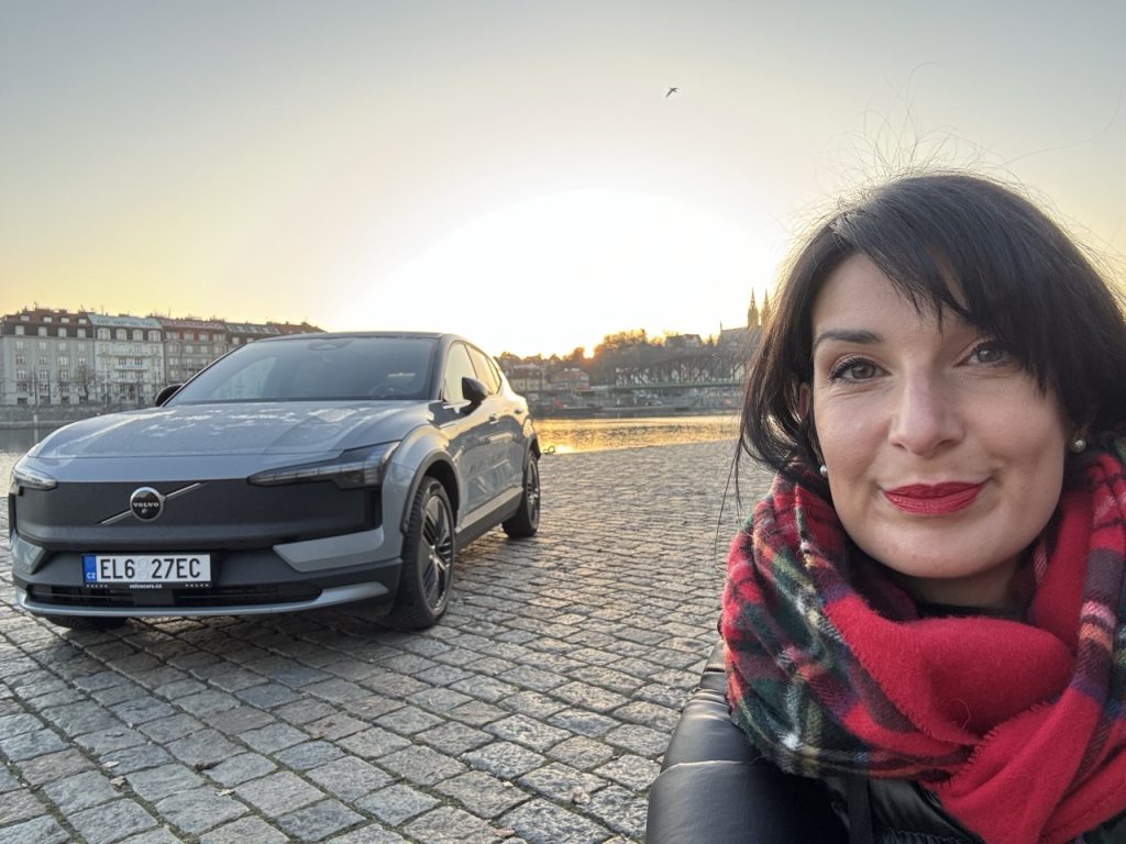 Volvo EX30 CrossCountry: foto Žena v autě.cz
