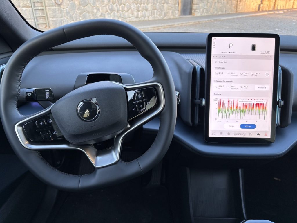 Volvo EX30 CrossCountry: foto Žena v autě.cz