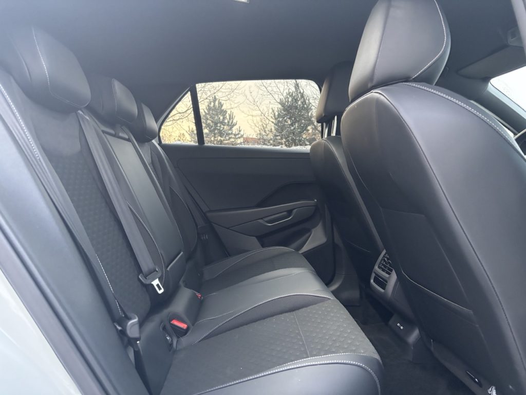 test T-Roc: foto Žena v autě.cz_0108 ve velké velikosti