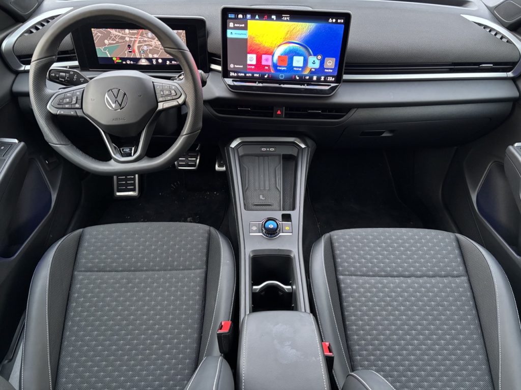 test T-Roc: foto Žena v autě.cz_0110 ve velké velikosti