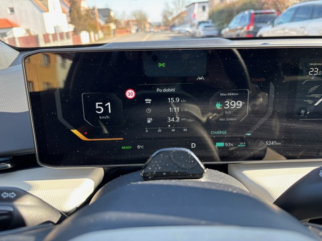 Auto mého srdce KIA EV4: foto Žena v autě.czwn-6