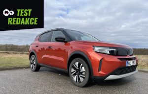 test Opel Frontera: foto Žena v autě.