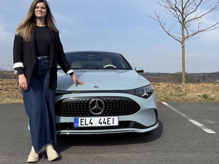 Štěpánka testuje CLA 250+: foto Žena v autě.cz
