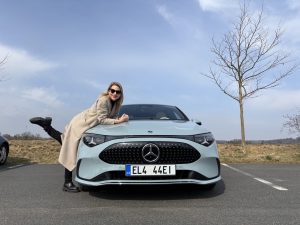 porotkyně Vendula a test CLA 250+: foto Žena v autě.cz