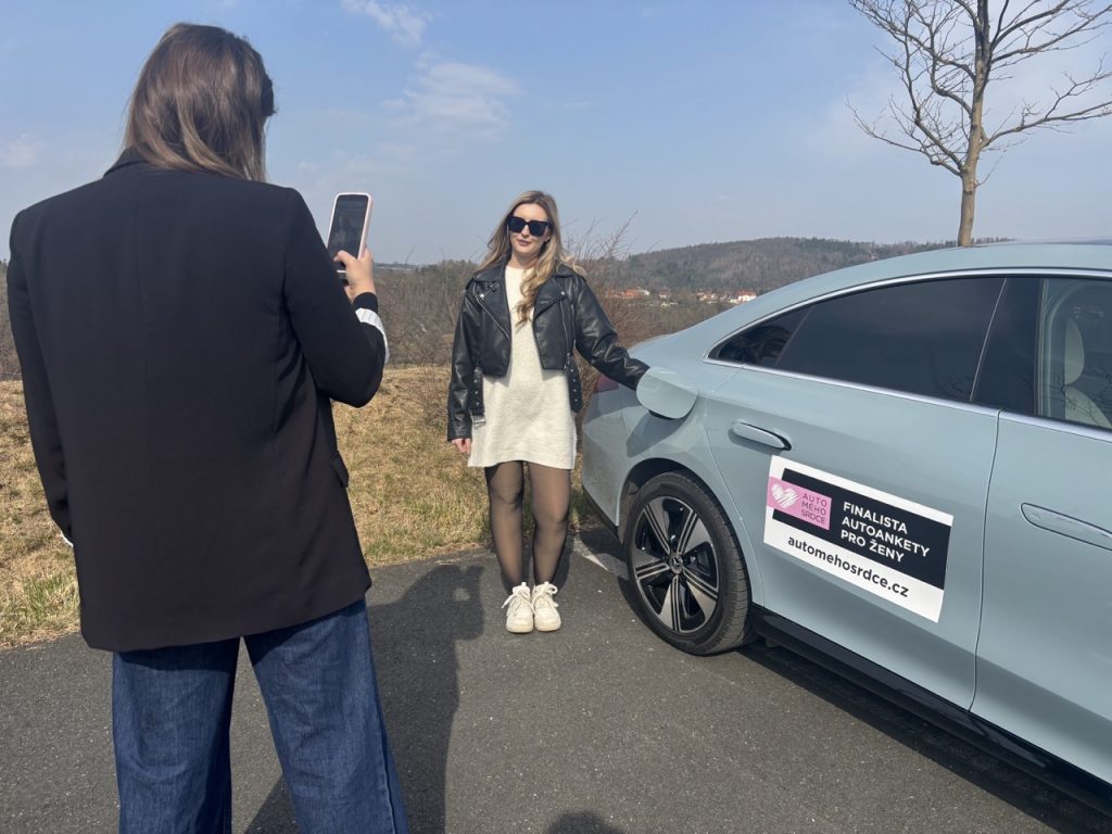 porotkyně Veronika komentuje CLA 250+: foto Žena v autě.cz