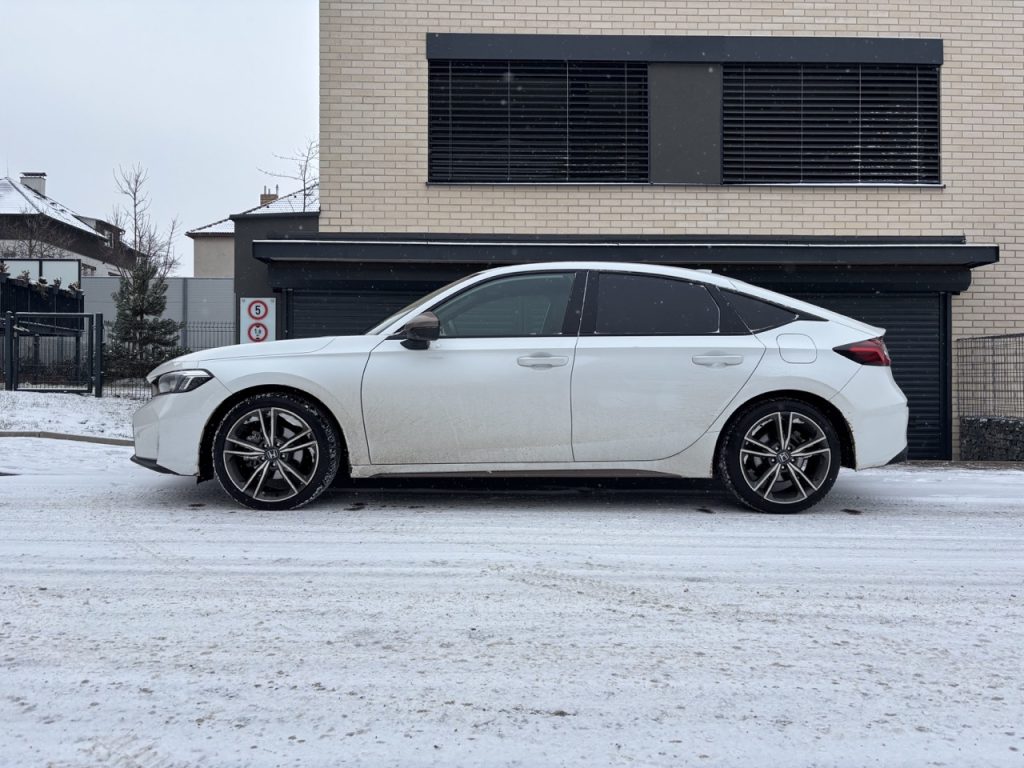 test Honda Civic: foto Žena v autě.cz_0582 ve velké velikosti