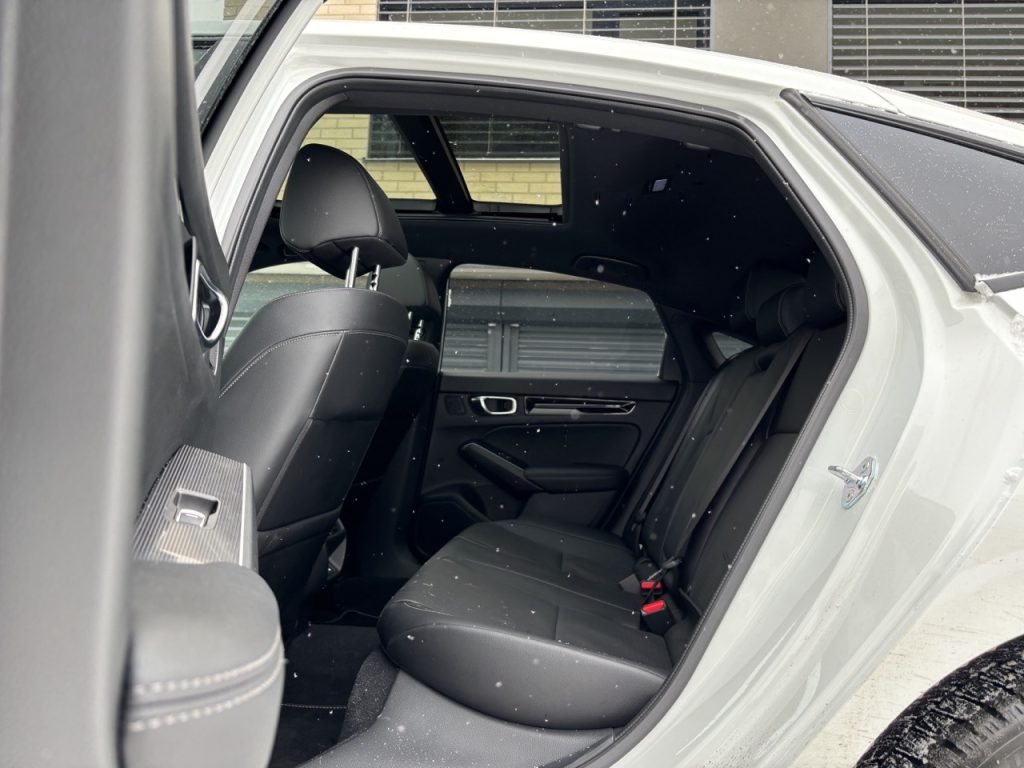 test Honda Civic: foto Žena v autě.cz_0598 ve velké velikosti