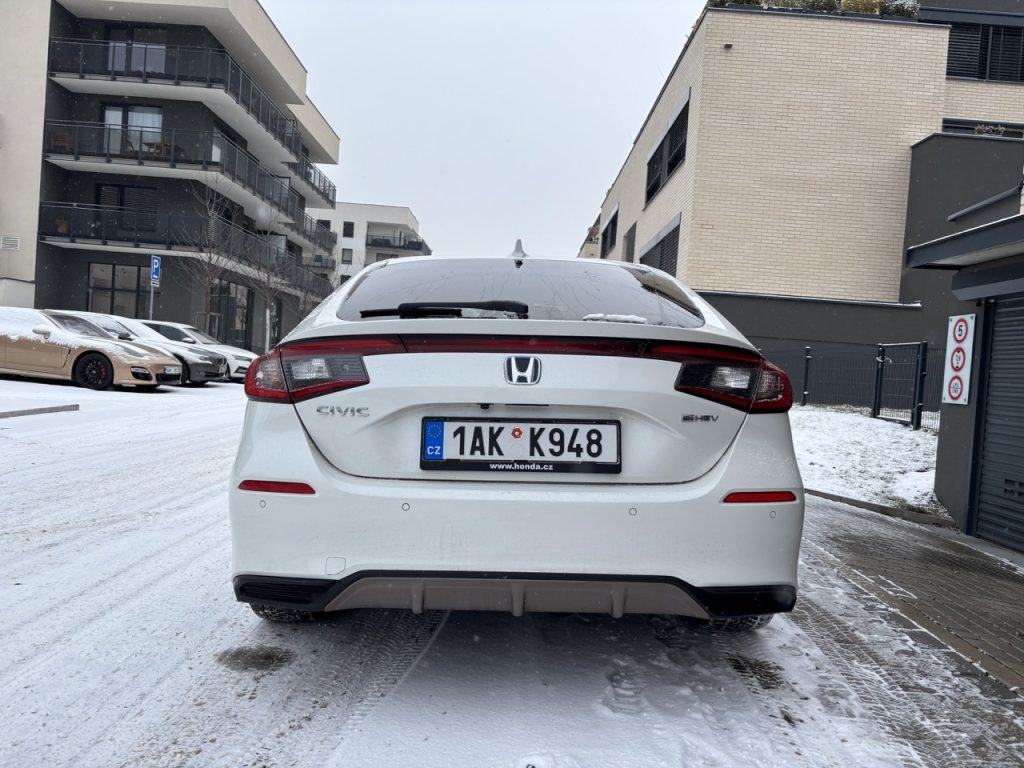 test Honda Civic: foto Žena v autě.cz_0601 ve velké velikosti