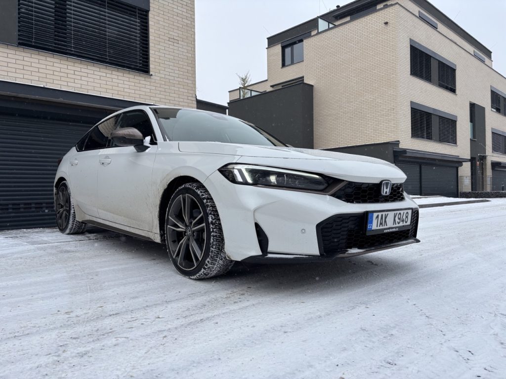 test Honda Civic: foto Žena v autě.cz_0607 ve velké velikosti