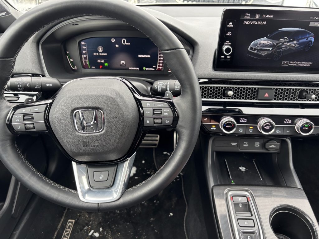 test Honda Civic: foto Žena v autě.cz_0626 ve velké velikosti