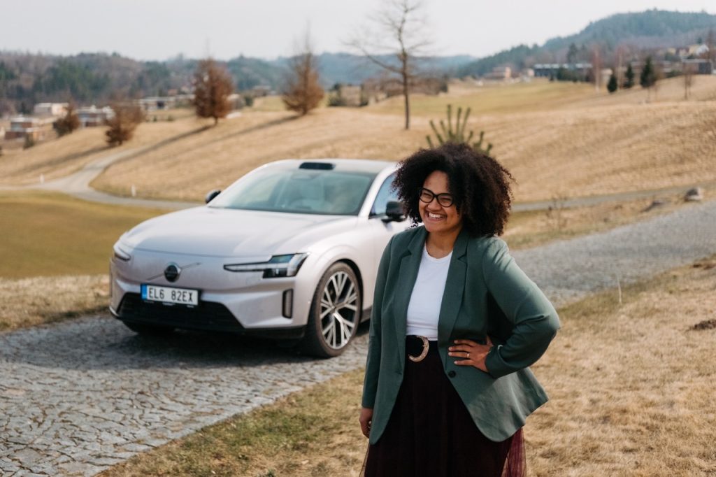 Porotkyně Annamária testuje Volvo ES90: foto Žena v autě.cz