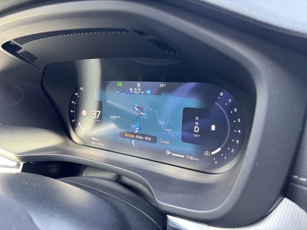 test Volvo XC60: foto Žena v autě.cz_0944 ve velké velikosti