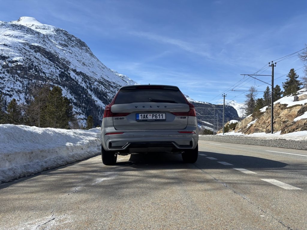 test Volvo XC60: foto Žena v autě.cz_1009 ve velké velikosti