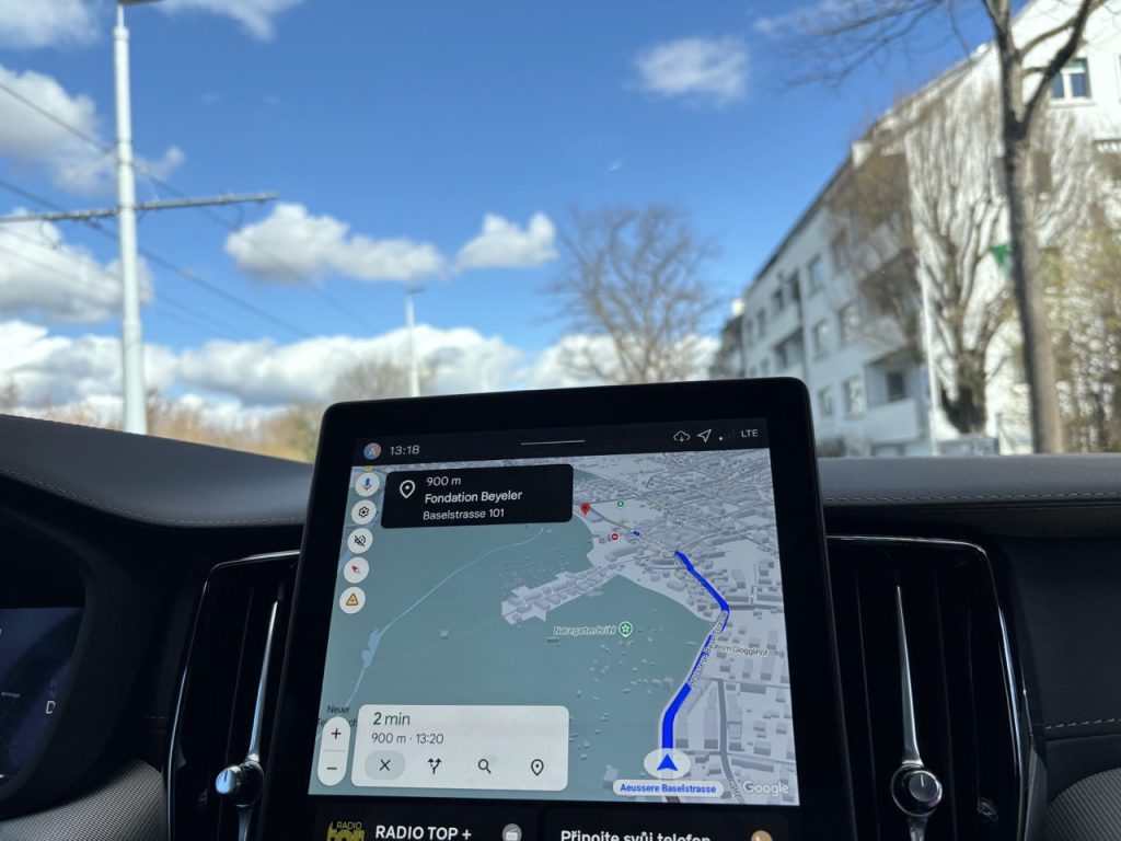 test Volvo XC60: foto Žena v autě.cz_1080 ve velké velikosti