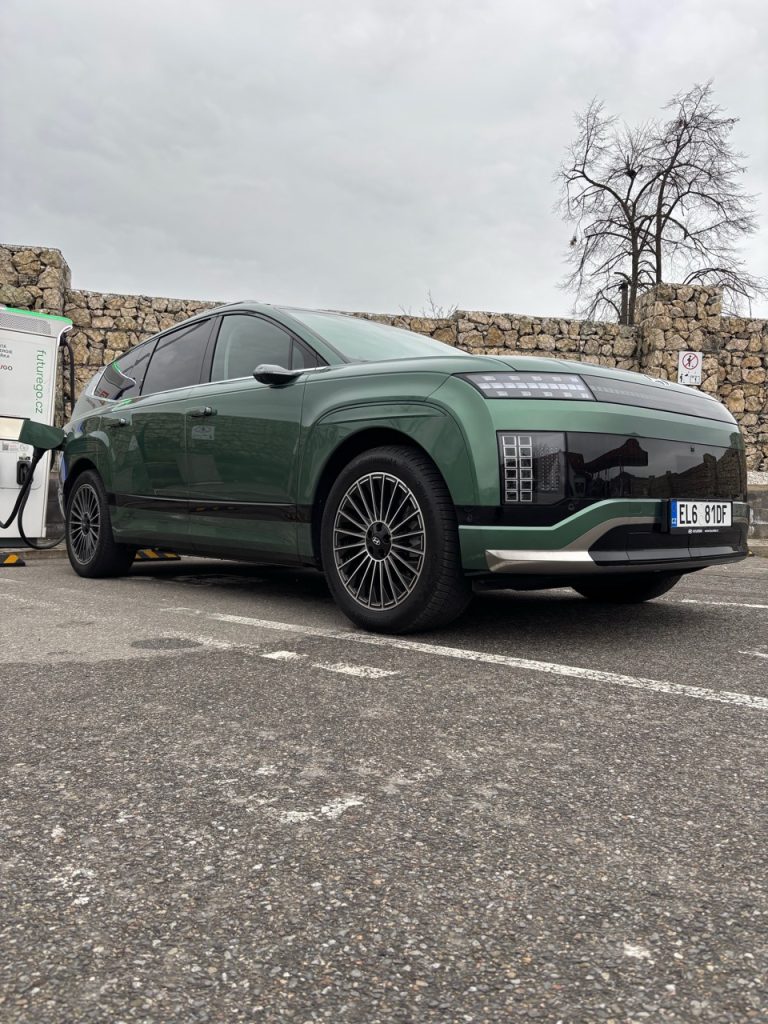 Hyundai IONIQ 9: foto Žena v autě.cz