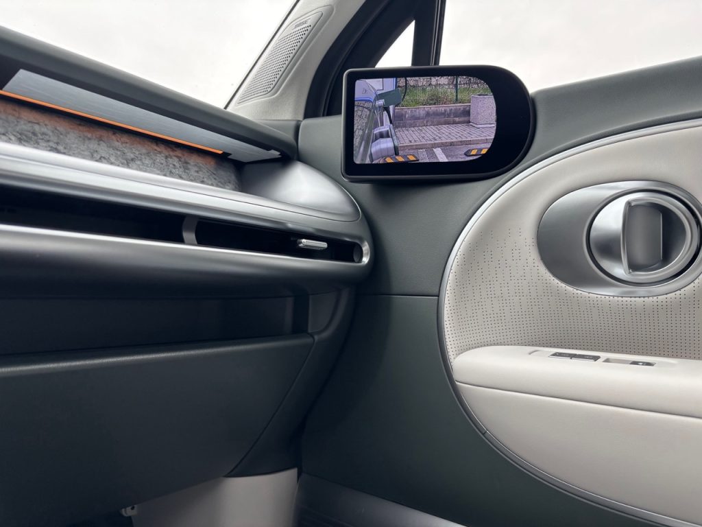 Hyundai IONIQ 9: foto Žena v autě.cz