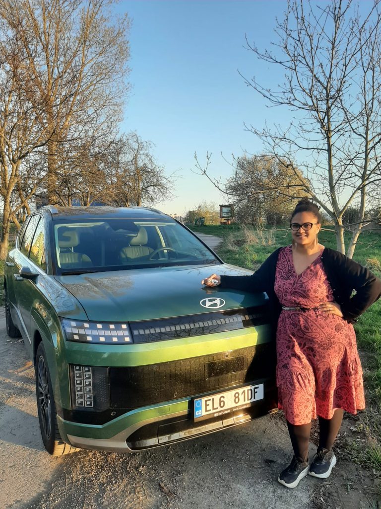 ČLENKA POROTY ANNAMÁRIA V MODELU IONIQ9: foto Žena v autě.cz