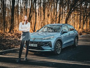 test VW T-Roc: foto Žena v autě.czn-2 (kopie)