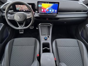 test VW T-Roc: foto Žena v autě.czn-28 2 ve velké velikosti