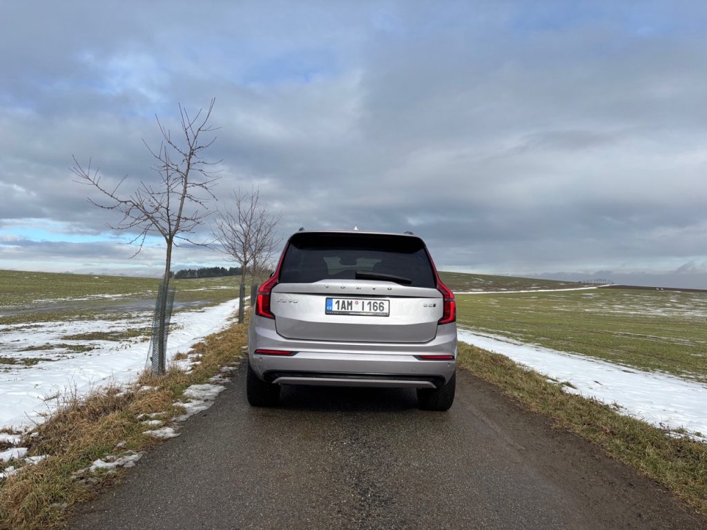 test Volvo XC90: foto Žena v autě.cz-1 ve velké velikosti