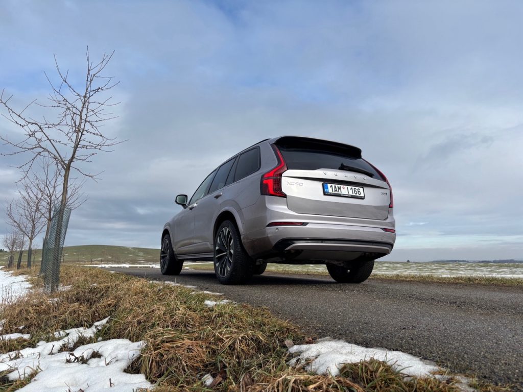 test Volvo XC90: foto Žena v autě.cz-2 ve velké velikosti