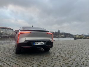 test DSNo8: foto Žena v autě.cz_0724 ve velké velikosti