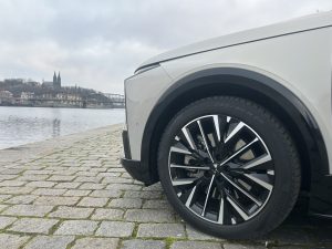 test DSNo8: foto Žena v autě.cz_0734 ve velké velikosti
