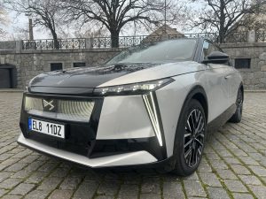 test DSNo8: foto Žena v autě.cz_0758 ve velké velikosti