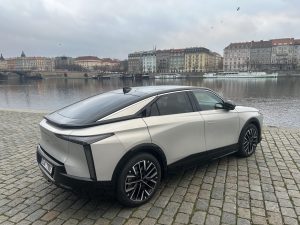 test DSNo8: foto Žena v autě.cz_0764 ve velké velikosti