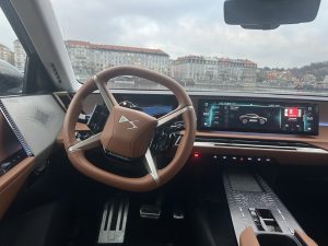 test DSNo8: foto Žena v autě.cz_0779 ve velké velikosti