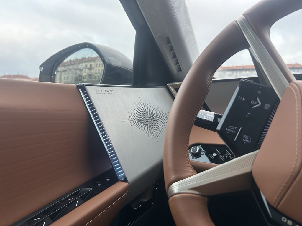 test DSNo8: foto Žena v autě.cz_0783 ve velké velikosti