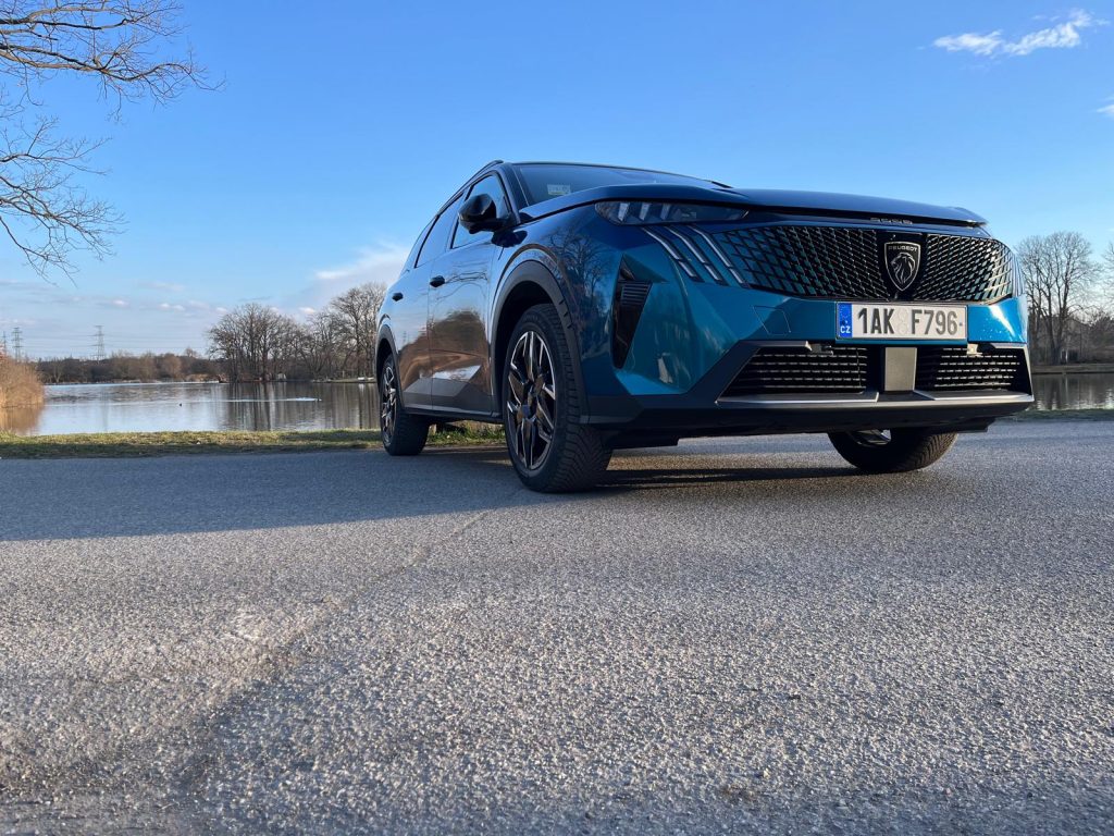 test Peugeot 5008: foto Žena v autě.cz-2026-05-04-16-48-33