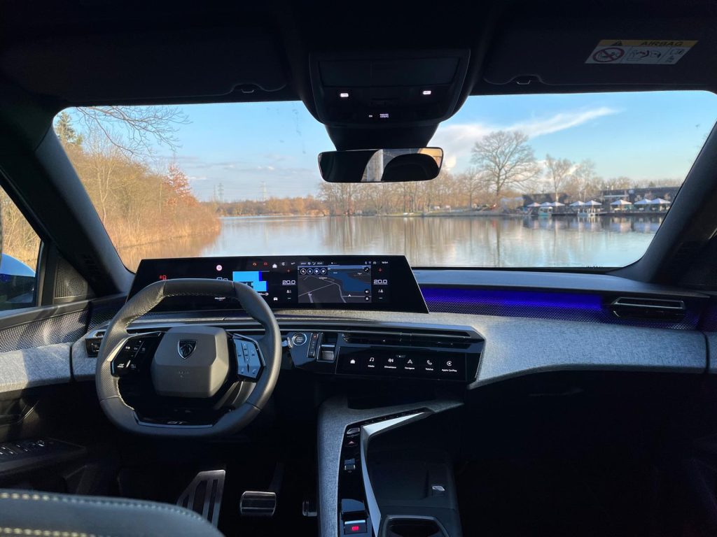 test Peugeot 5008: foto Žena v autě.cz-2026-05-04-16-48-33 15