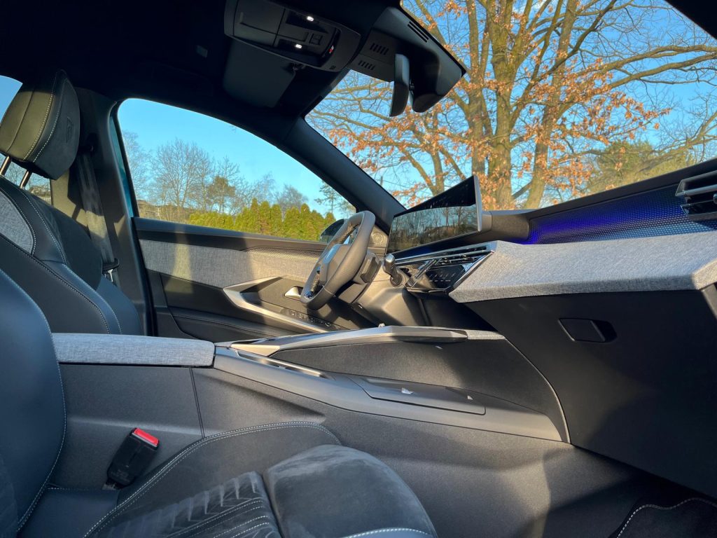 test Peugeot 5008: foto Žena v autě.cz-2026-05-04-16-48-33 8