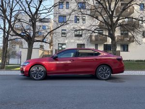 test ŠKODA SUPERB SPORTLINI: foto Žena v autě.cz_1998 ve velké velikosti