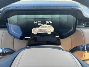 test RANGE ROVER P550e: foto Žena v autě.cz_2783 ve velké velikosti