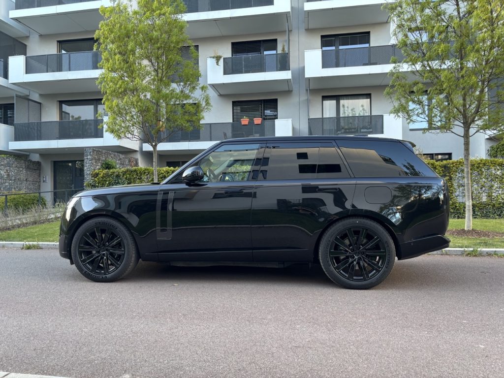 test RANGE ROVER P550e: foto Žena v autě.cz_2787 ve velké velikosti