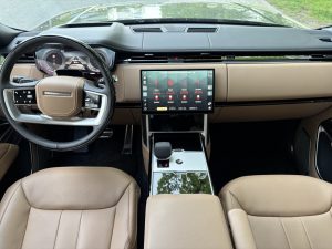 test RANGE ROVER P550e: foto Žena v autě.cz_2918 ve velké velikosti
