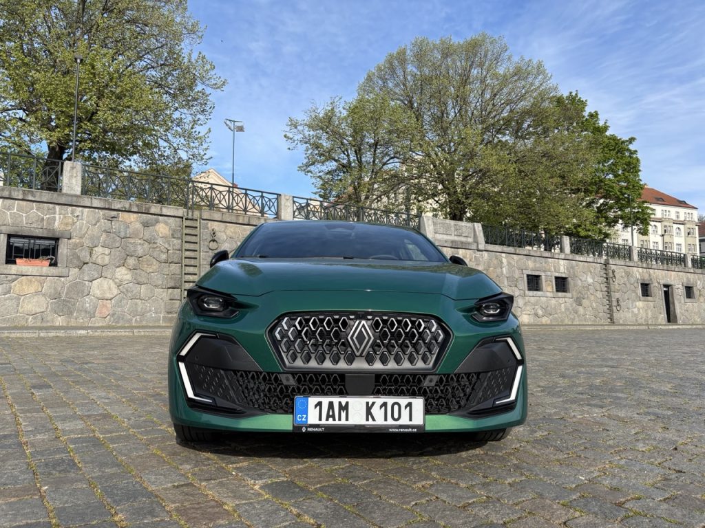 test Renault Clio: foto Žena v autě.cz_2730 ve velké velikosti