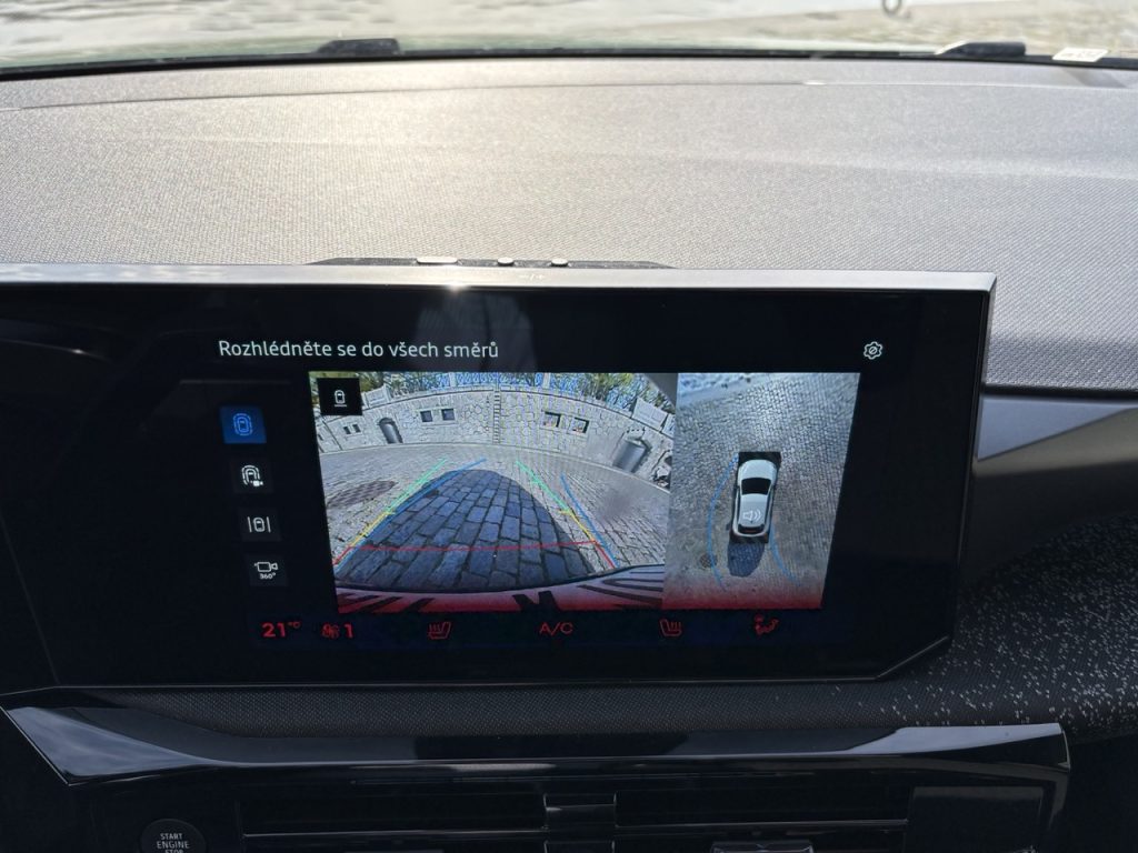 test Renault Clio: foto Žena v autě.cz_2755 ve velké velikosti