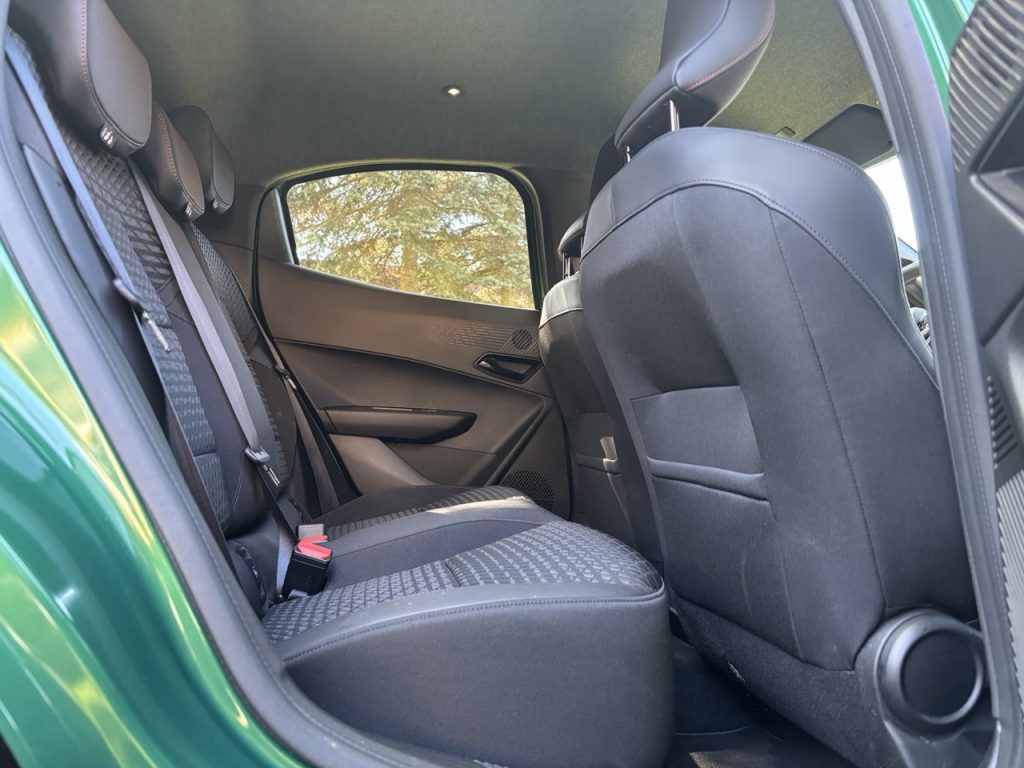 test Renault Clio: foto Žena v autě.cz_2769 ve velké velikosti