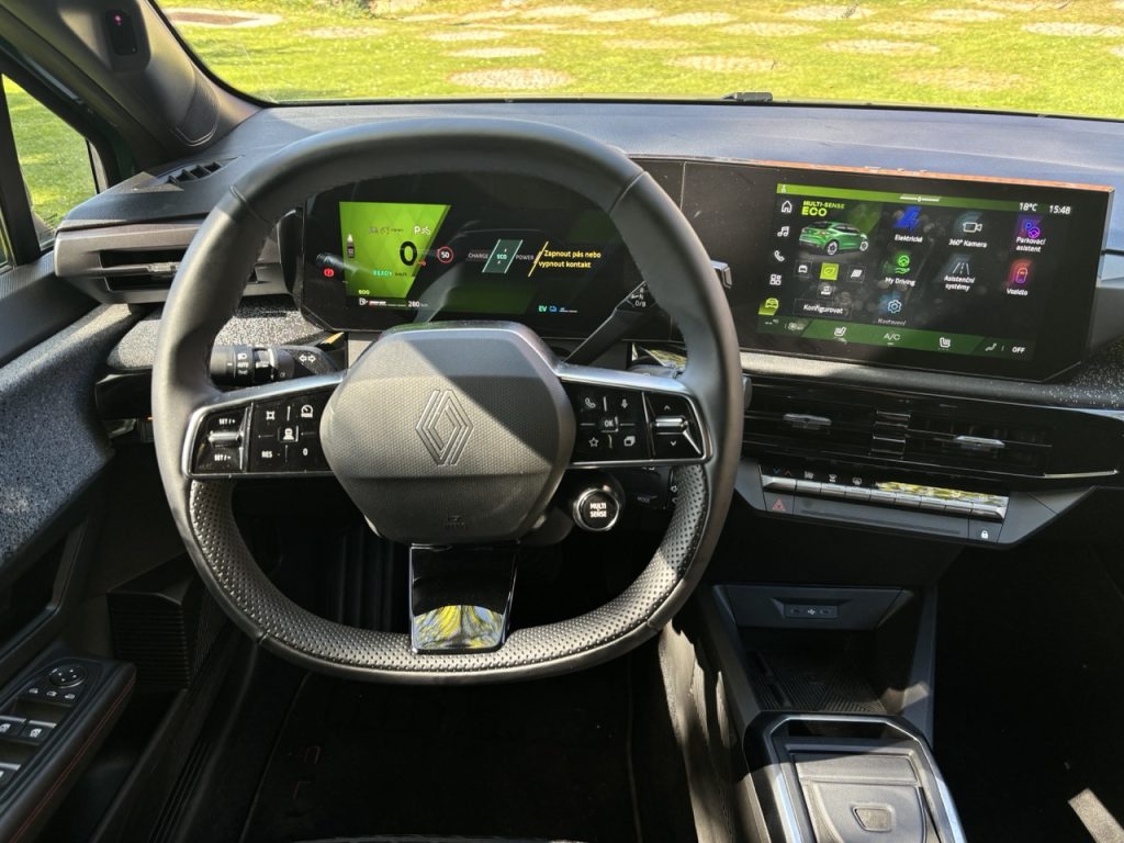 test Renault Clio: foto Žena v autě.cz_2773 ve velké velikosti
