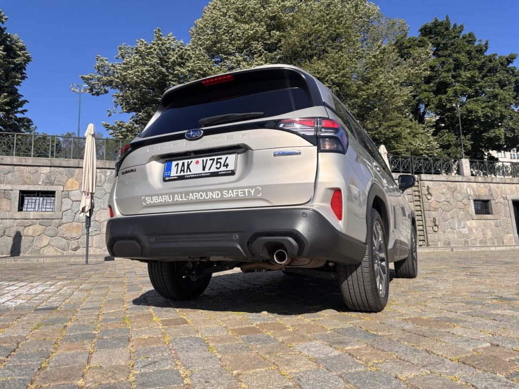 test Subaru Forester: foto Žena v autě.cz_3878 ve velké velikosti